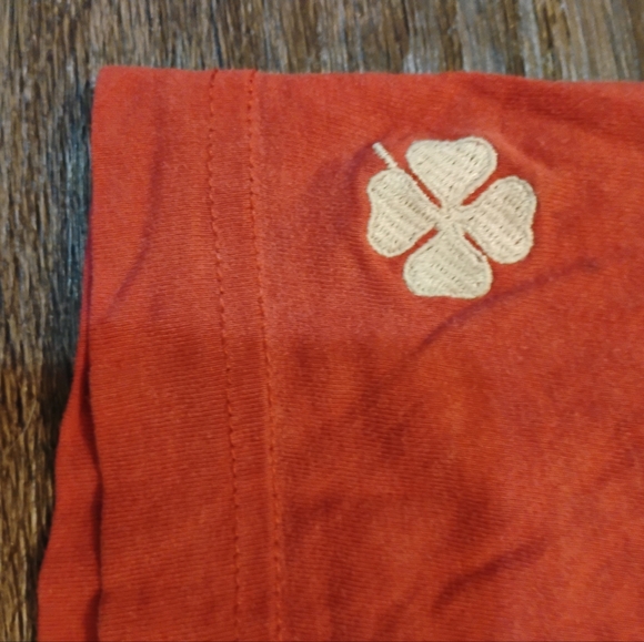 Alfa Romeo with the the Quadrifoglio (four-leaf clover) Red T-shirt. - Picture 7 of 9